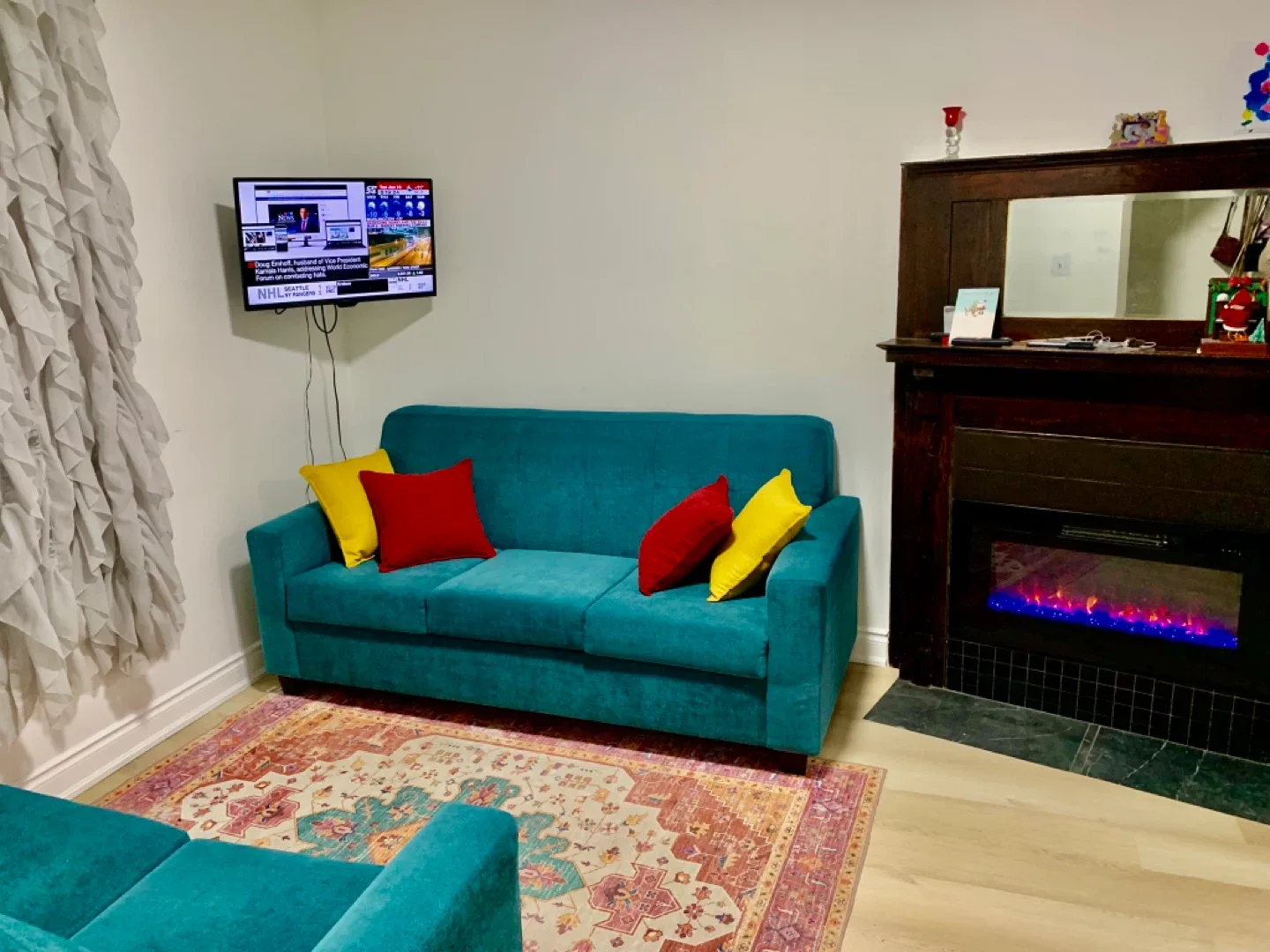 $800/mth fully furnished private room image indicator(8)