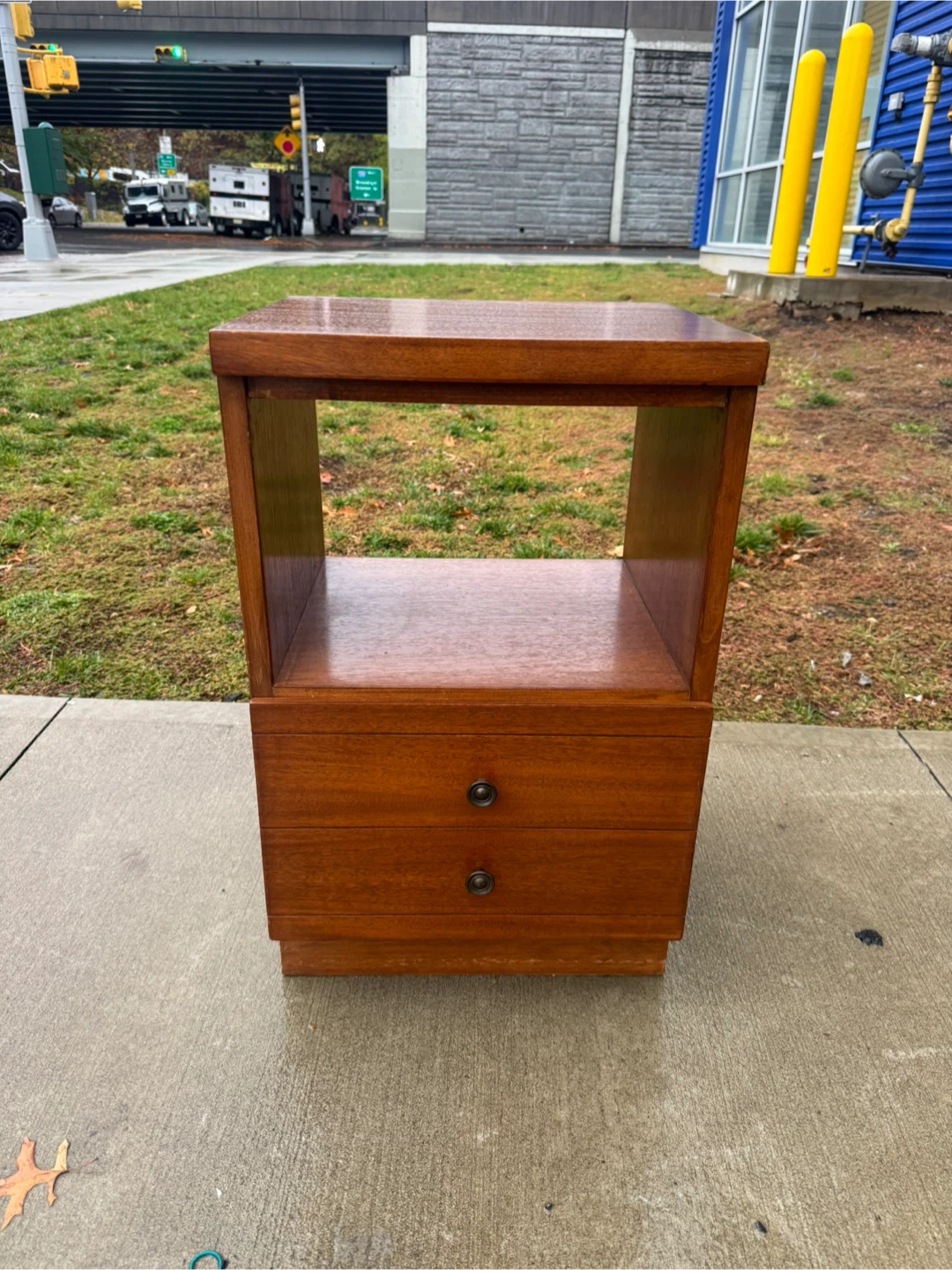 Free delivery mcm night stand - photo 2