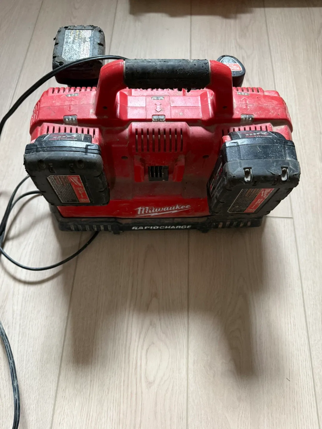 Milwaukee M18 RedLithium XC5.0 Battery & Tools image indicator(2)