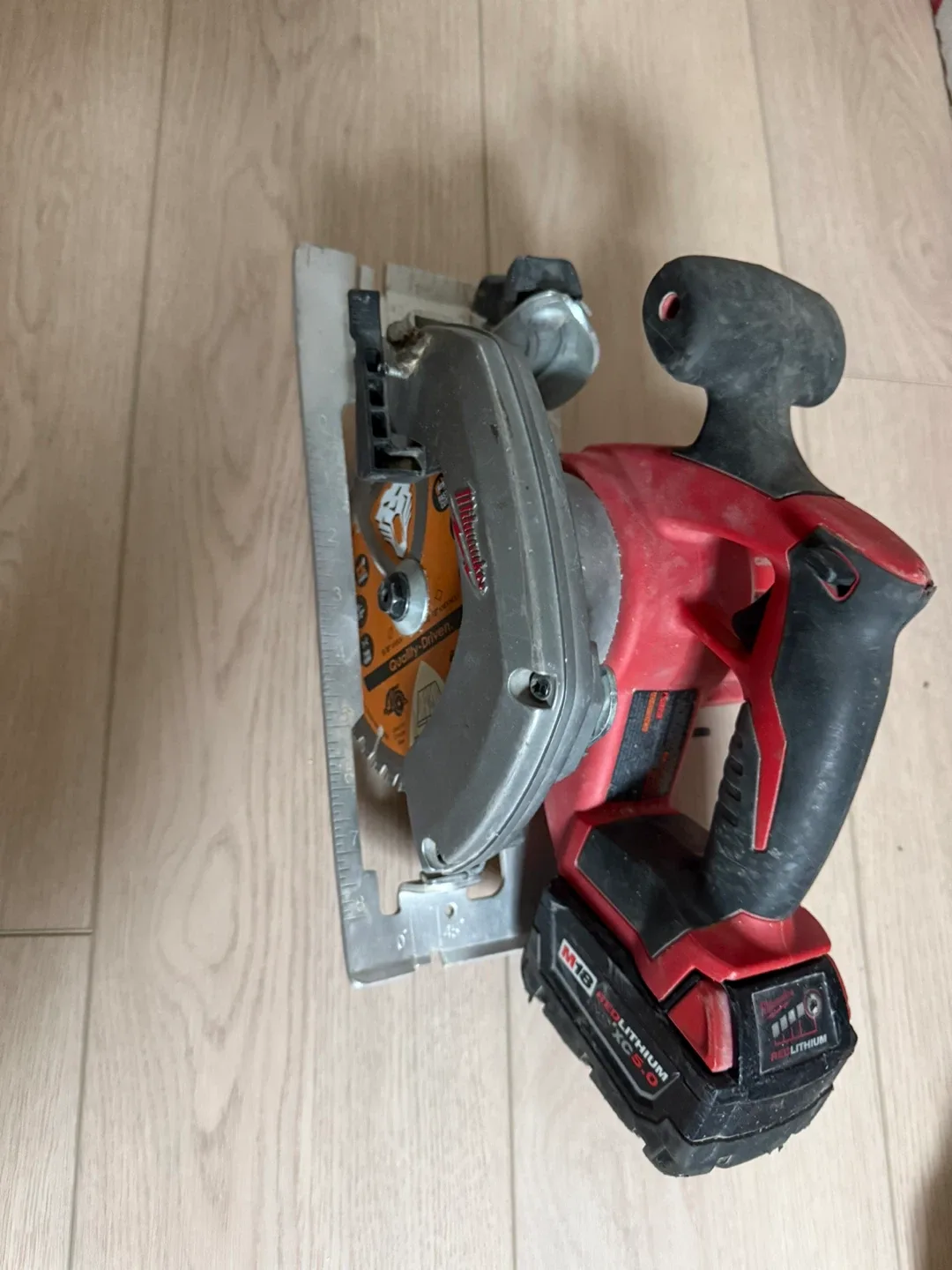 Milwaukee M18 RedLithium XC5.0 Battery & Tools image indicator(3)