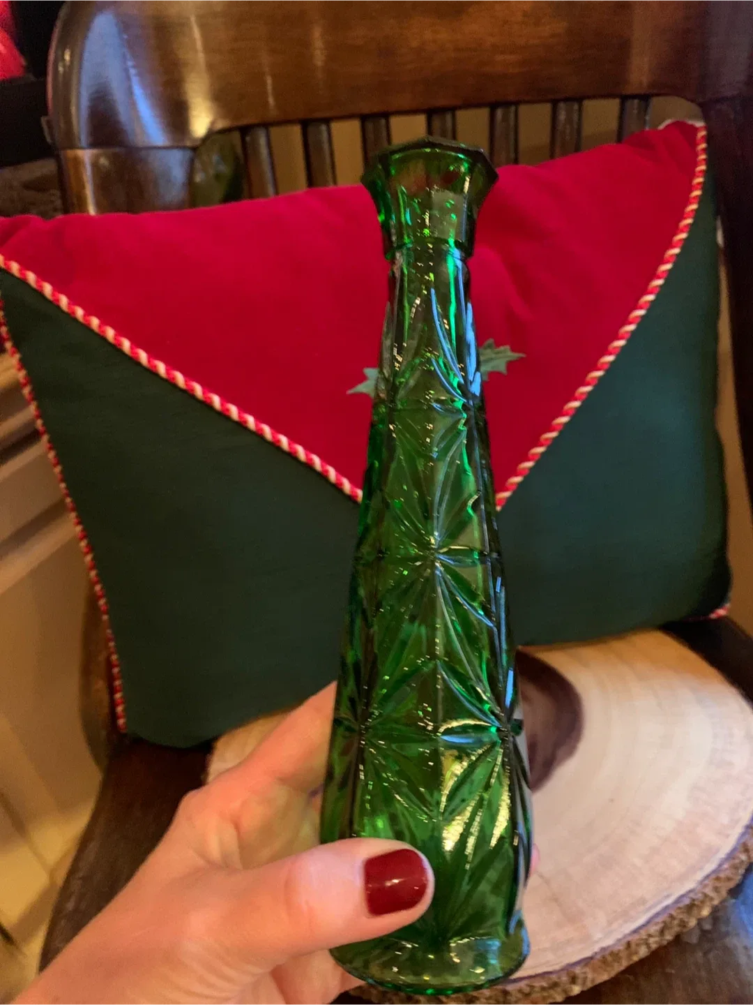 Vintage Emerald Green Glass Vase image indicator(2)