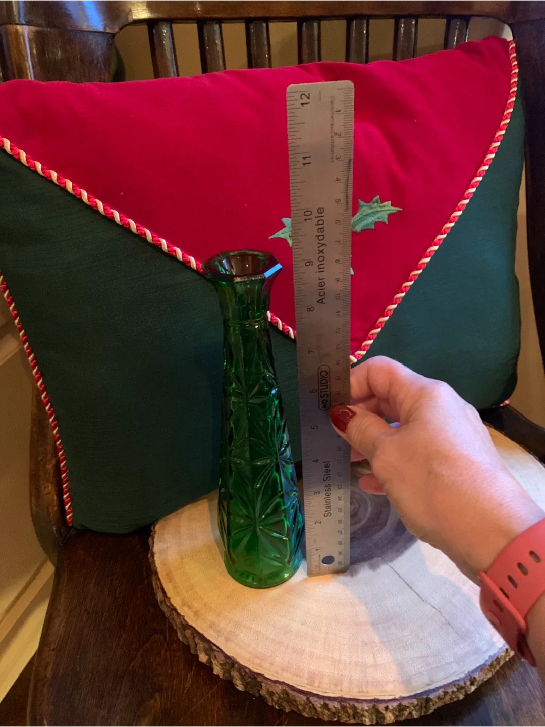 Vintage Emerald Green Glass Vase image indicator(6)