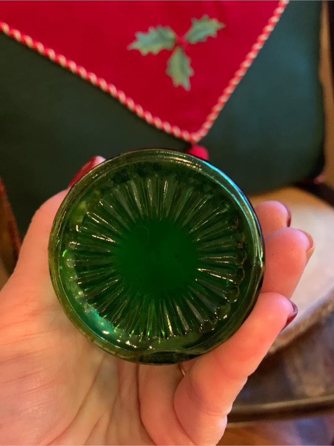Vintage Emerald Green Glass Vase image indicator(3)