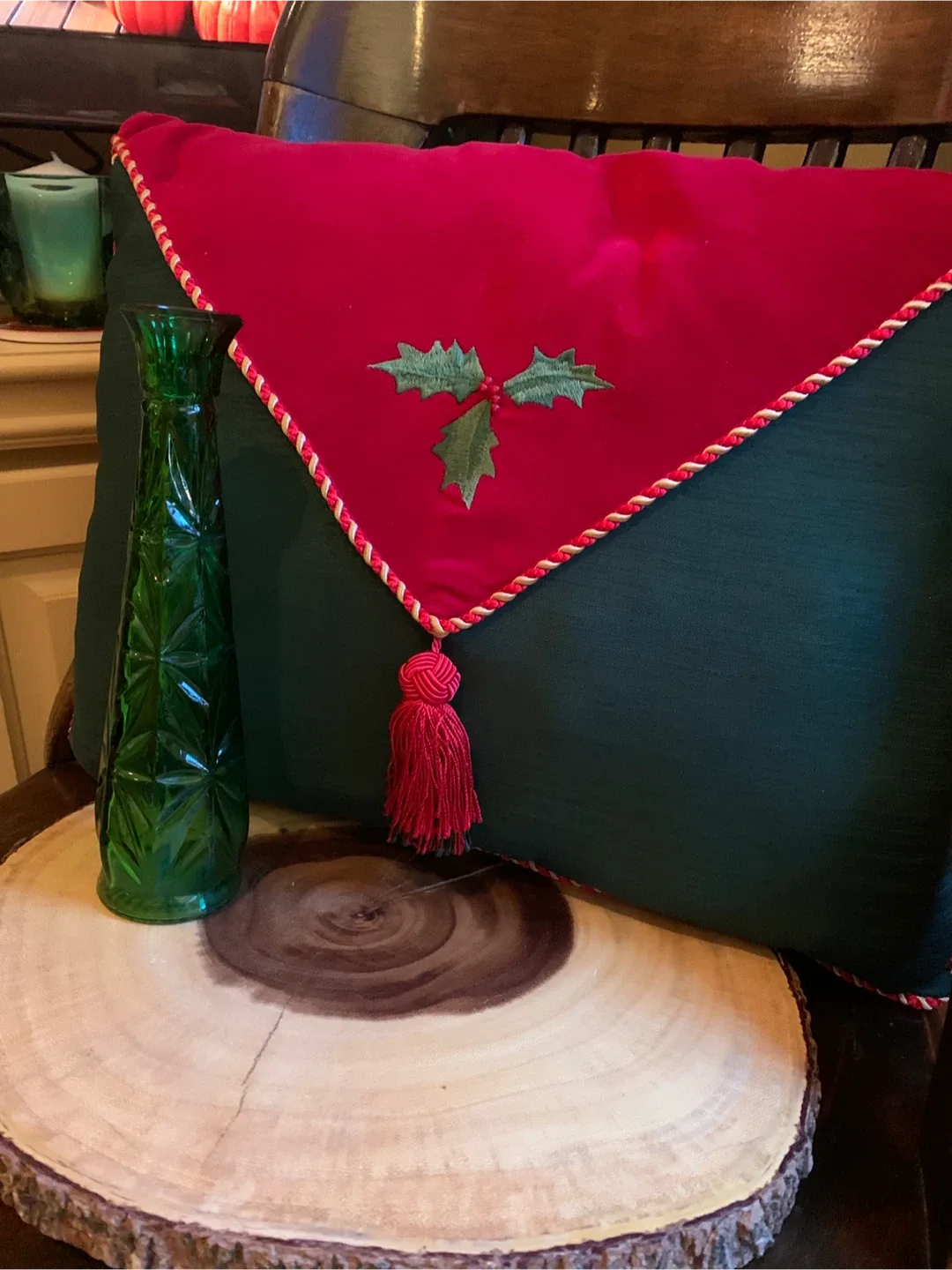 Vintage Emerald Green Glass Vase image indicator(9)