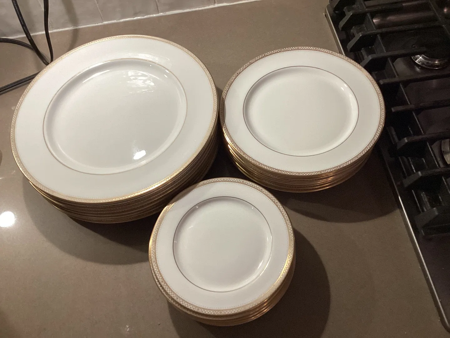 AYNSLEY JUBILEE GOLD BONE CHINA PLATES thumbnail