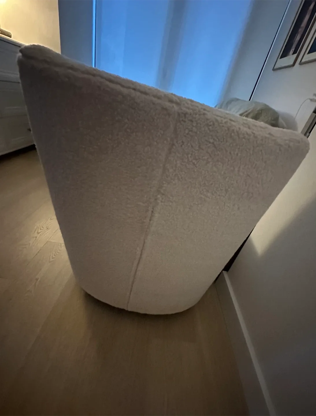 Cream-colored Boucle Swivel Chair image indicator(4)