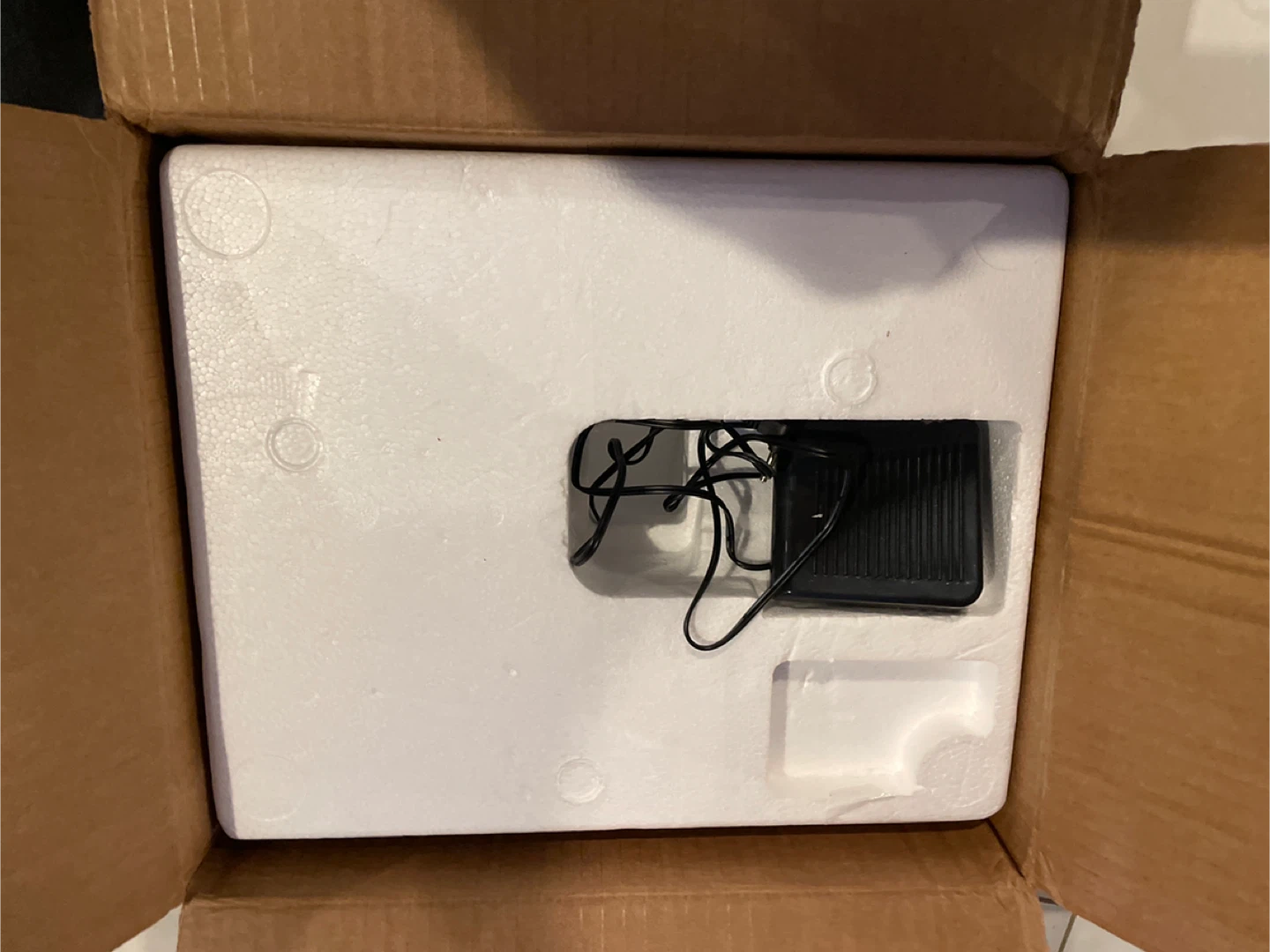 Singer M1000 Sewing Machine - Like New! - photo 3