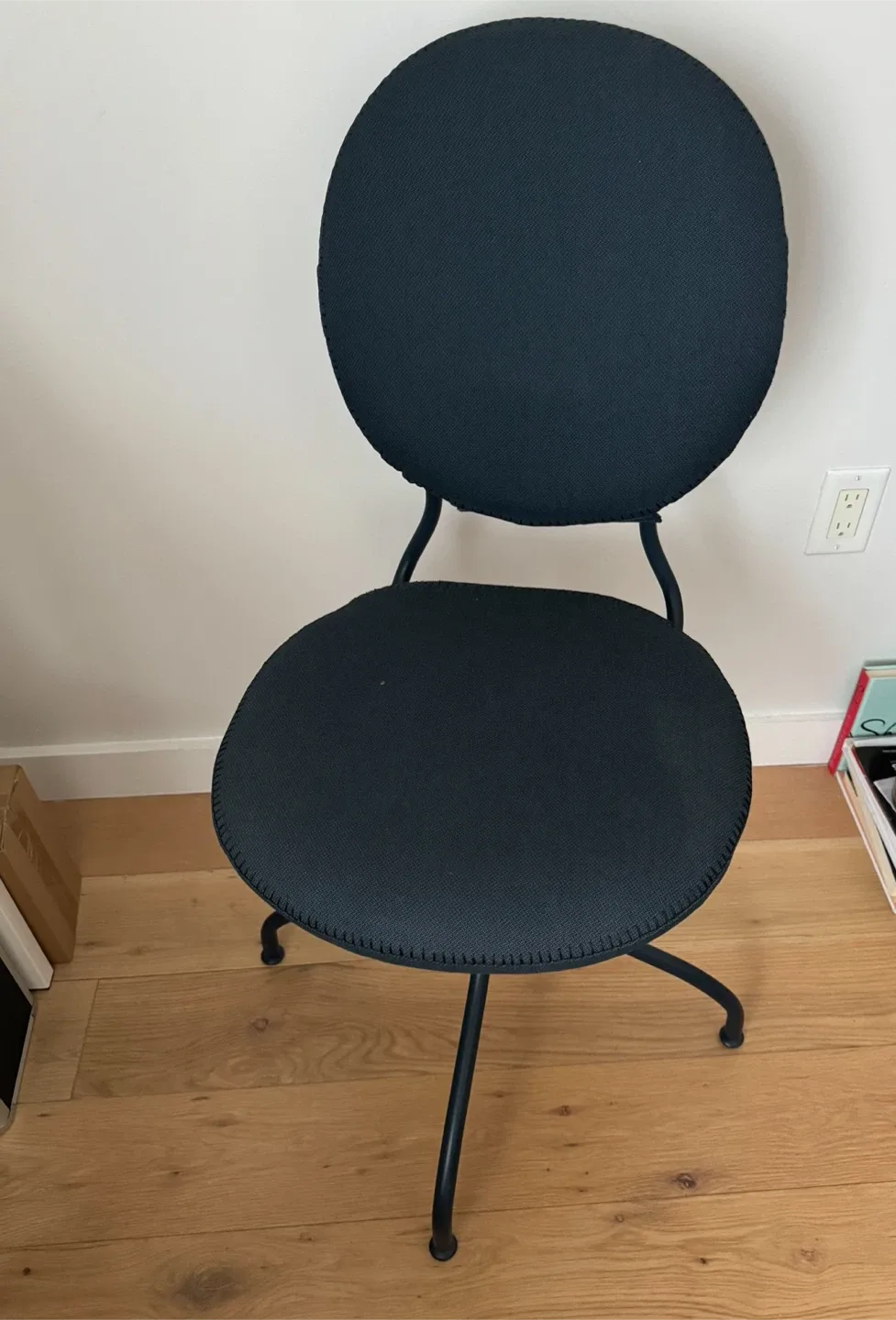 IKEA” BJÖRKBERGET” Swivel chair, Dark blue, Like New! image indicator(2)