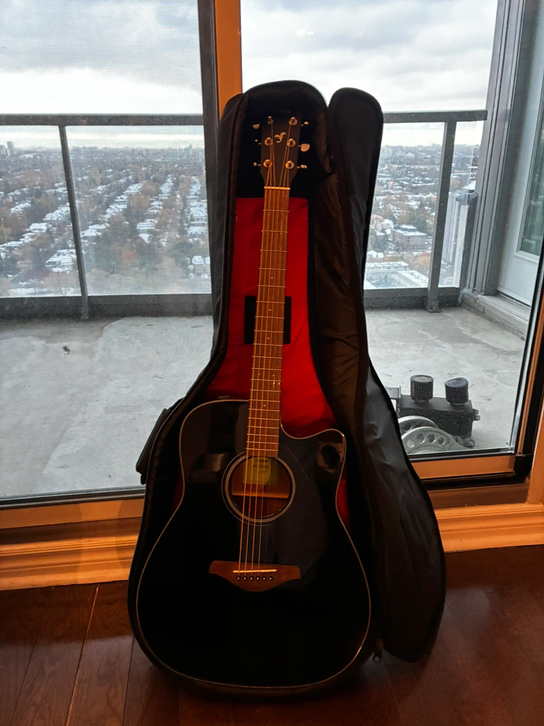 Yamaha FX335 Acoustic-Electric Guitar