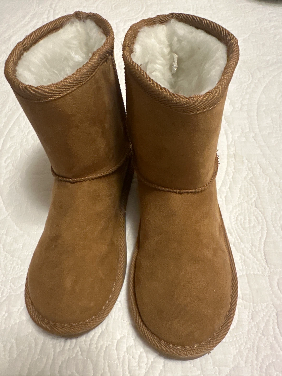 Ugg look alike boot. Size 1 (big kid)