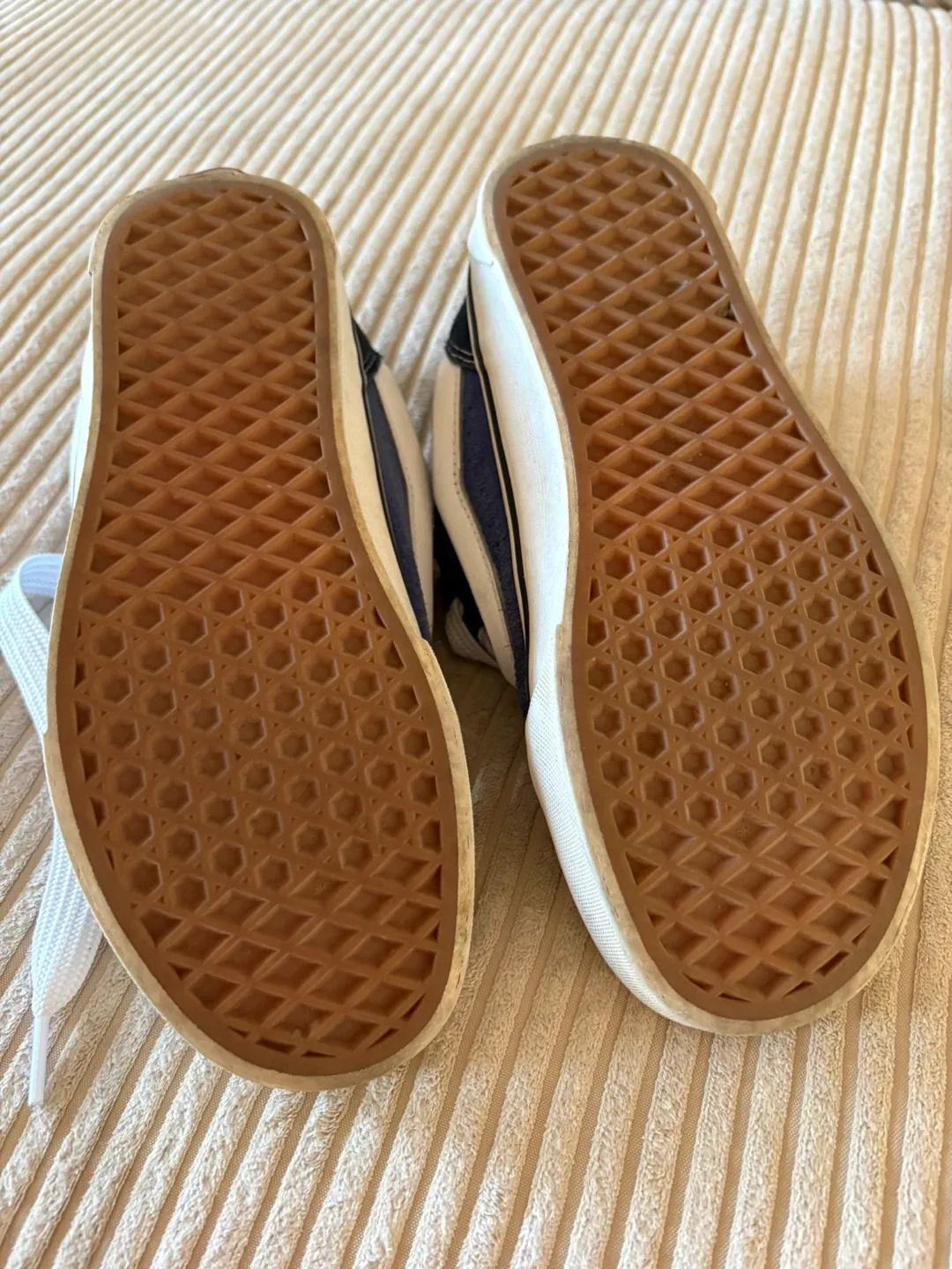 Vans Old Skool Kids Shoes - Size 6.5 image indicator(2)