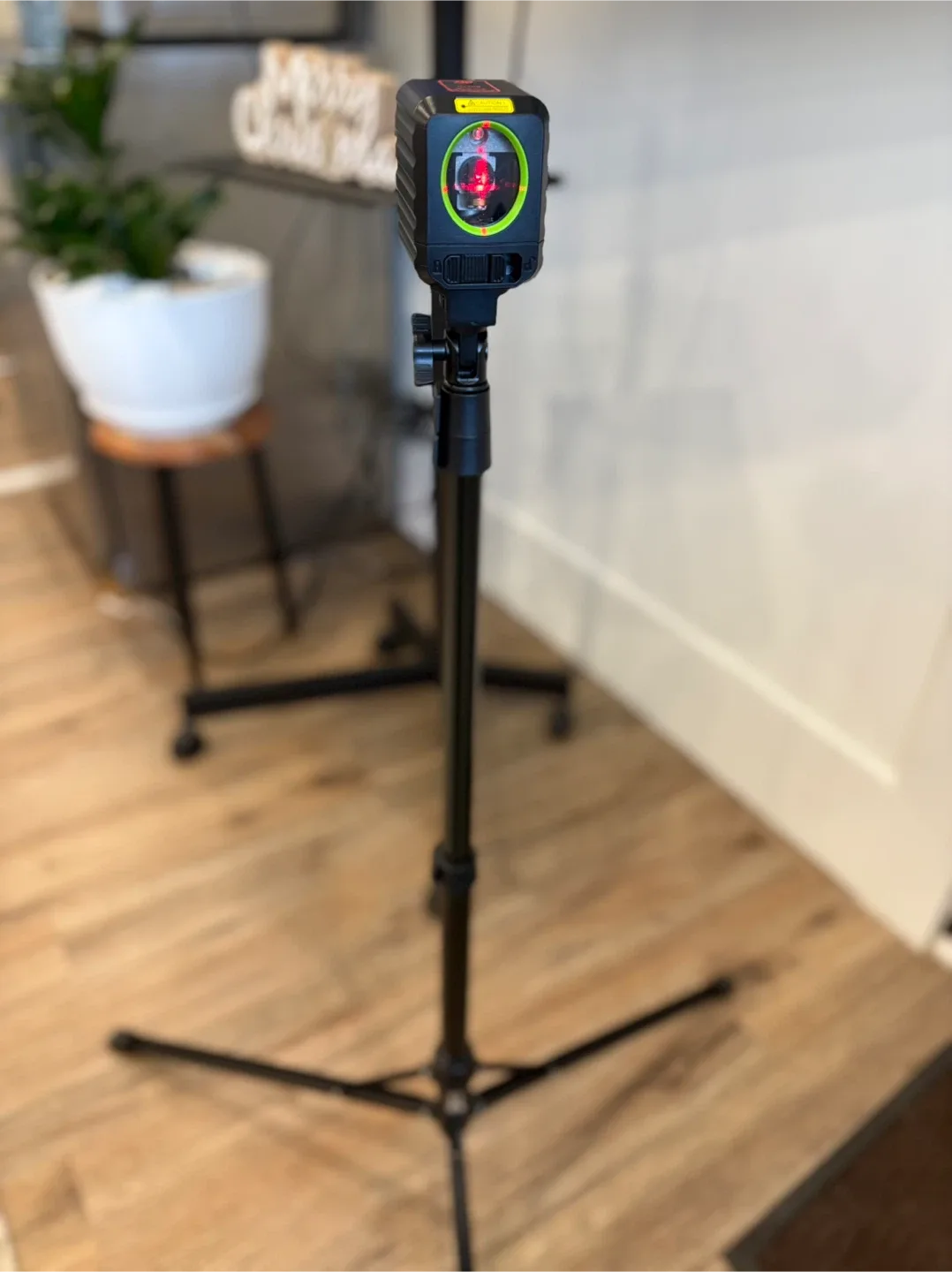 Huepar B011R Laser Level with Tripod image indicator(3)