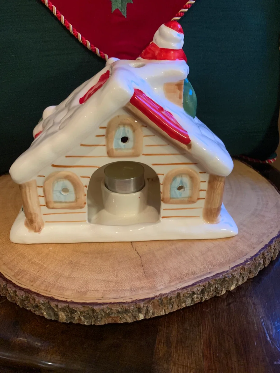 Christmas Ceramic Cabin Candle Holder image indicator(3)