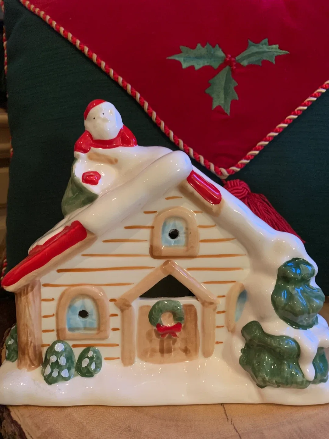 Christmas Ceramic Cabin Candle Holder image indicator(6)