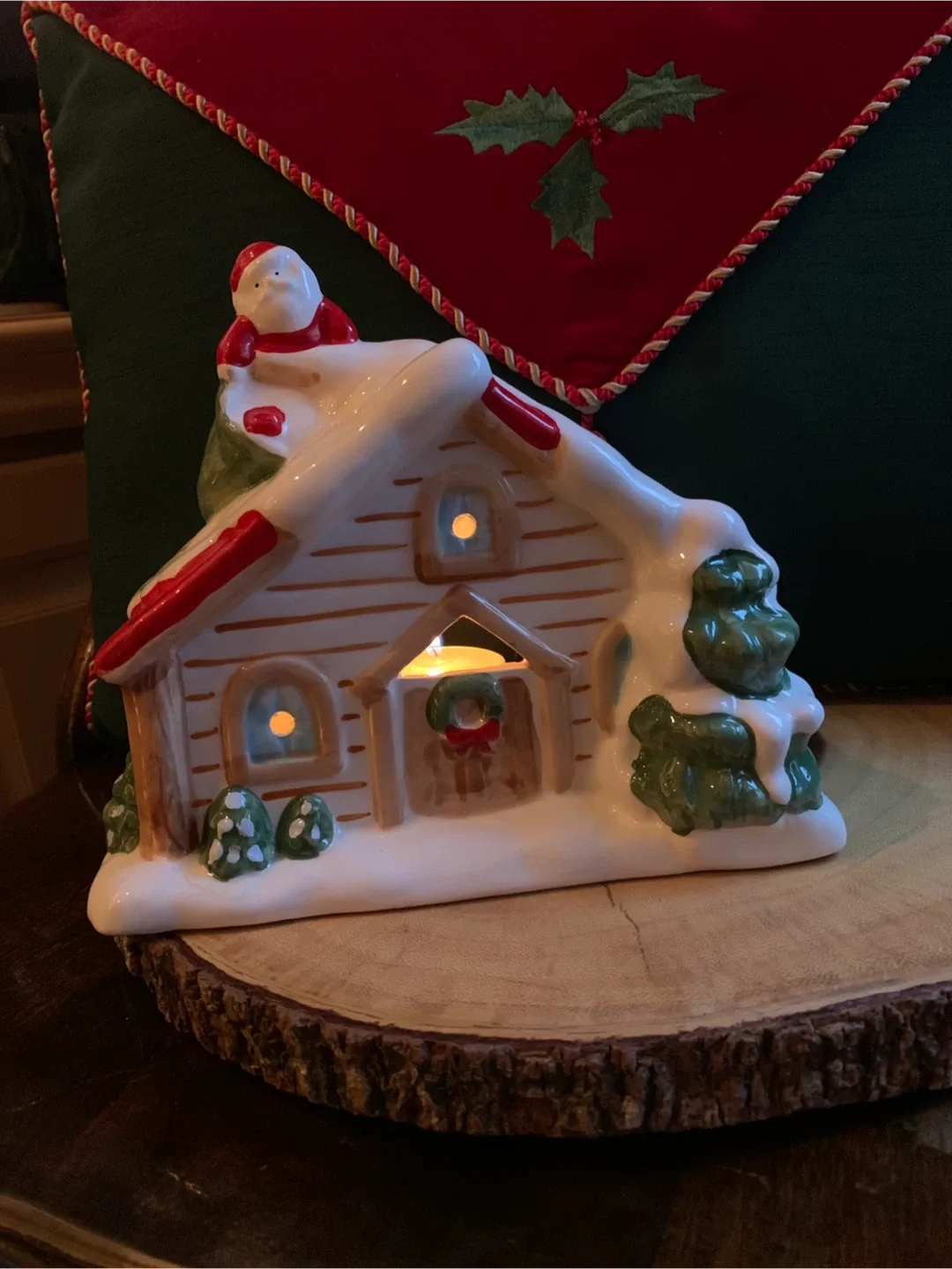 Christmas Ceramic Cabin Candle Holder image indicator(10)