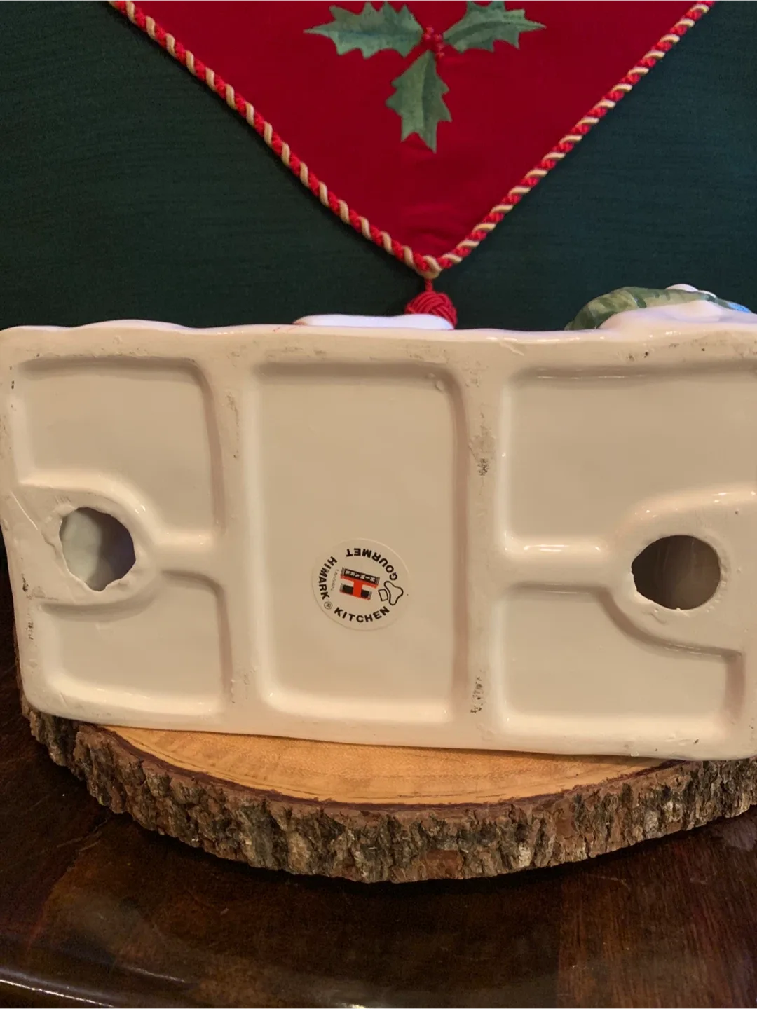 Christmas Ceramic Cabin Candle Holder image indicator(9)