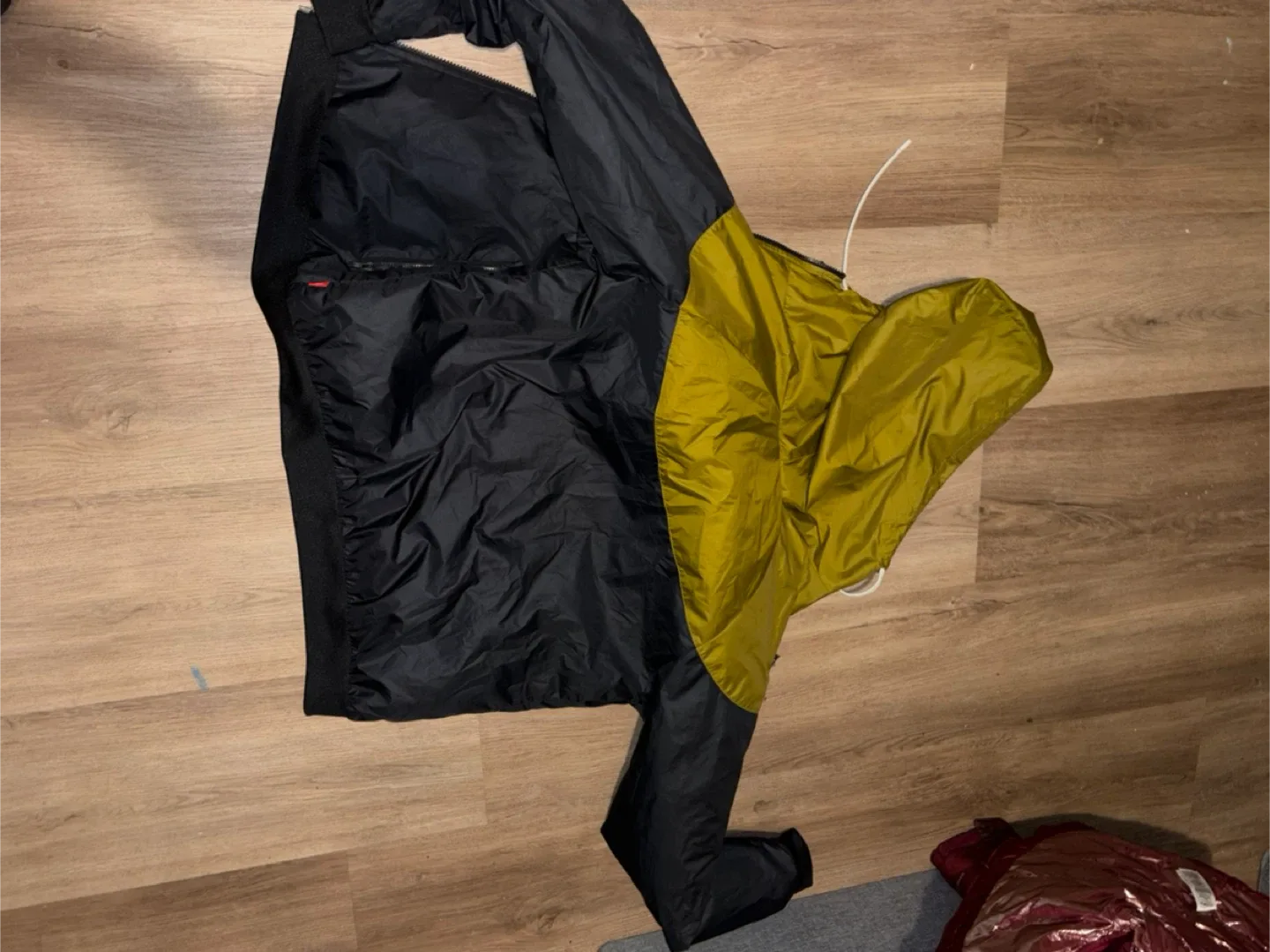 Nike Windbreaker Jacket - Size L image indicator(5)