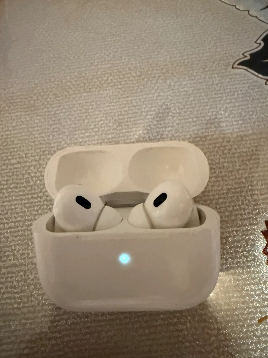 Apple Airpods Pro 2nd generation image indicator(2)