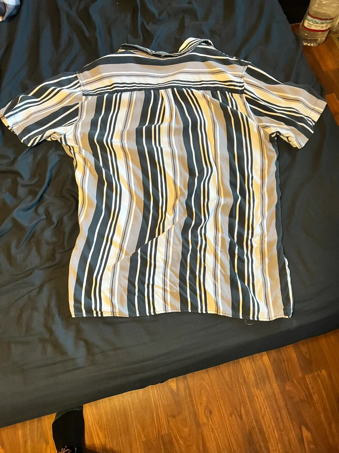 Nova Industries Striped Shirt - Size M image indicator(3)