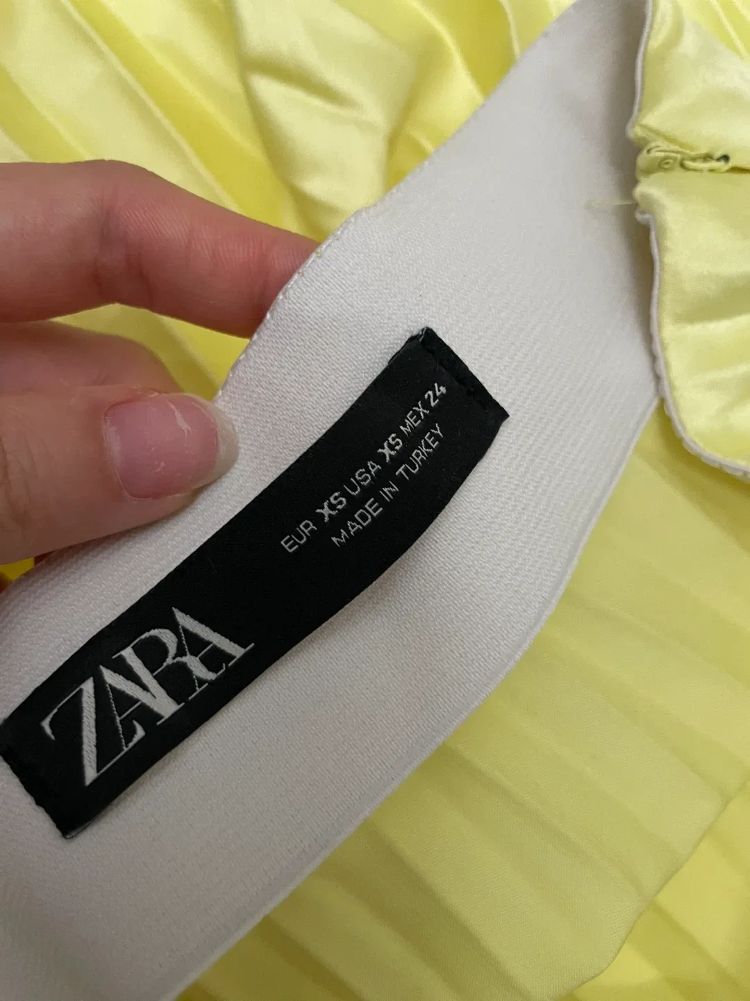 Zara Satin Yellow Pleated Skirt - Size XS- Last offer image indicator(3)