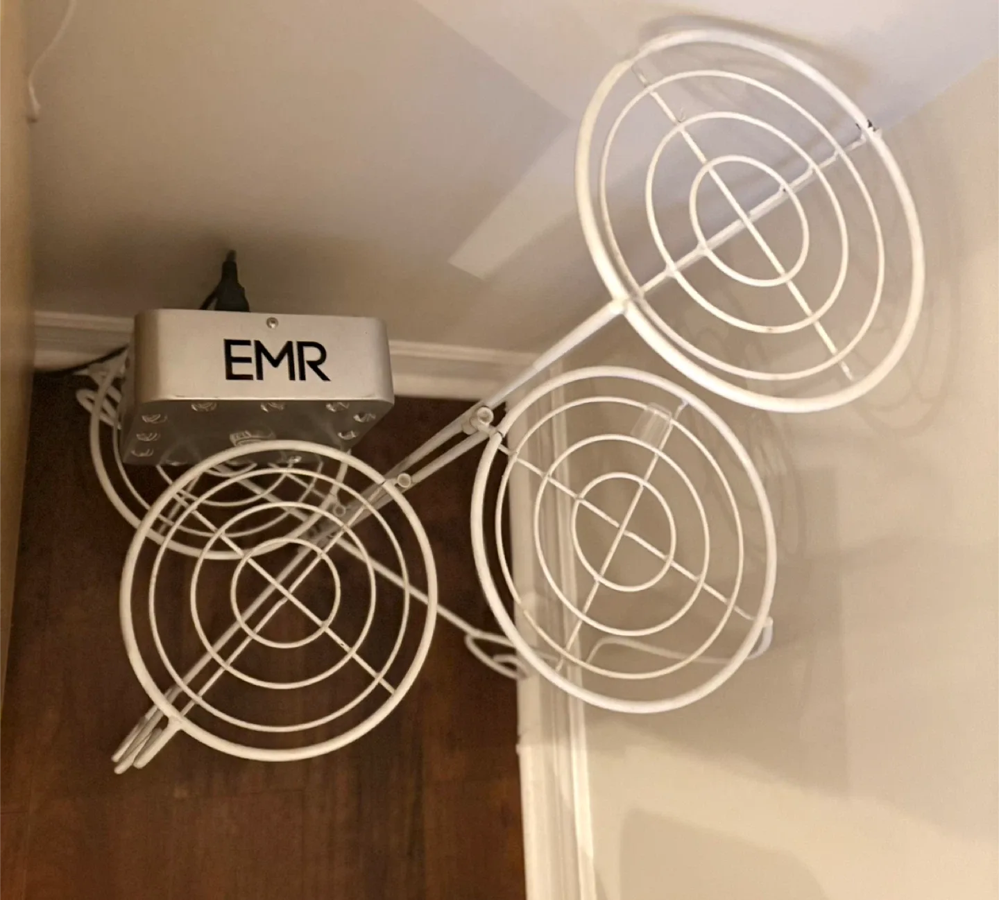 Plant Stand - White Metal image indicator(2)