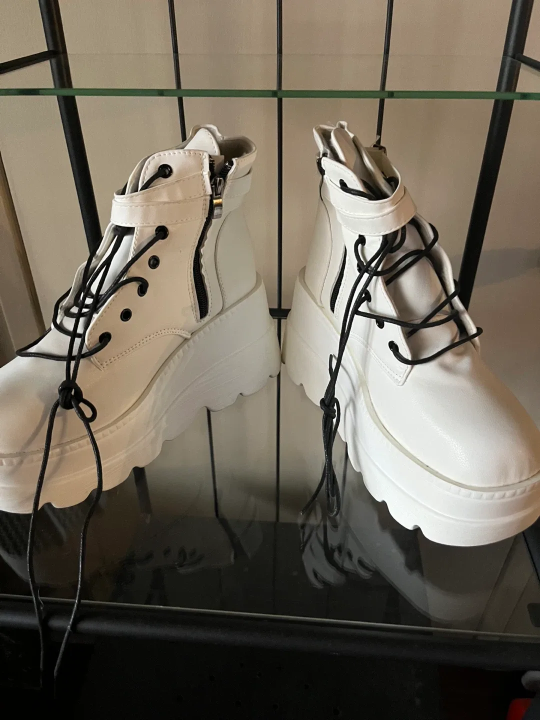 White Platform Boots - Sz 40 image indicator(2)