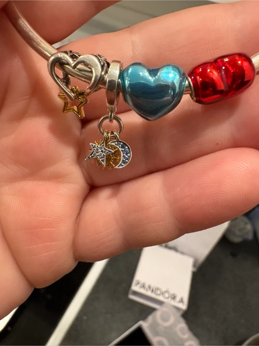 Pandora bangle & charms image indicator(5)