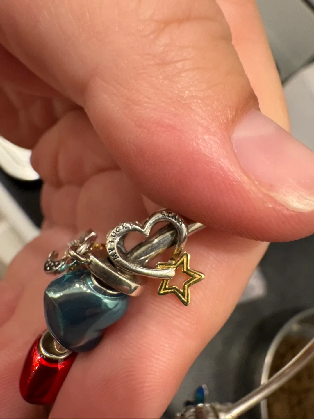 Pandora bangle & charms image indicator(4)