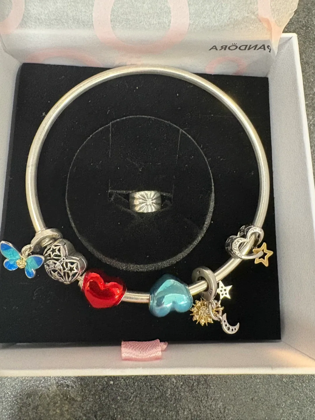 Pandora bangle & charms image indicator(7)