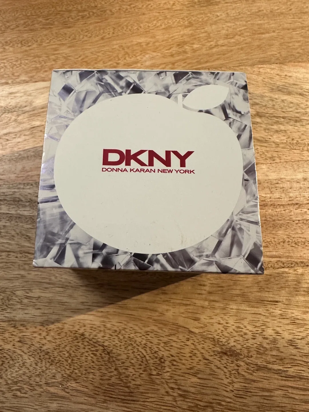 DKNY Be Tempted Icy Apple 50ml Perfume image indicator(4)