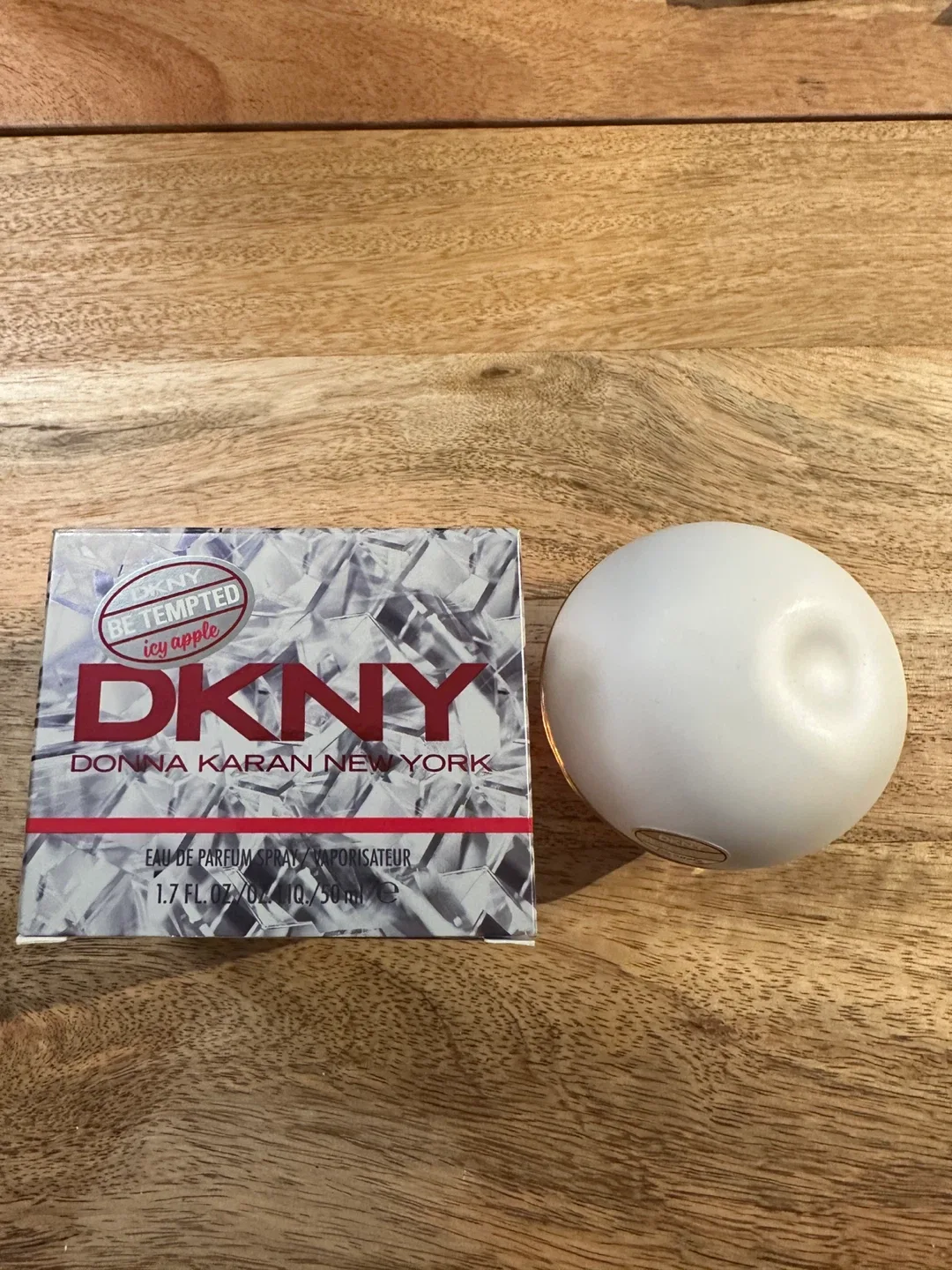 DKNY Be Tempted Icy Apple 50ml Perfume image indicator(3)