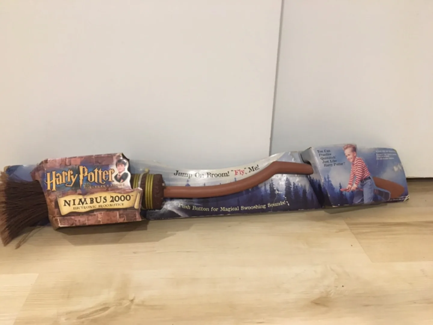 Harry Potter Nimbus 2000 Electronic Broomstick image indicator(2)