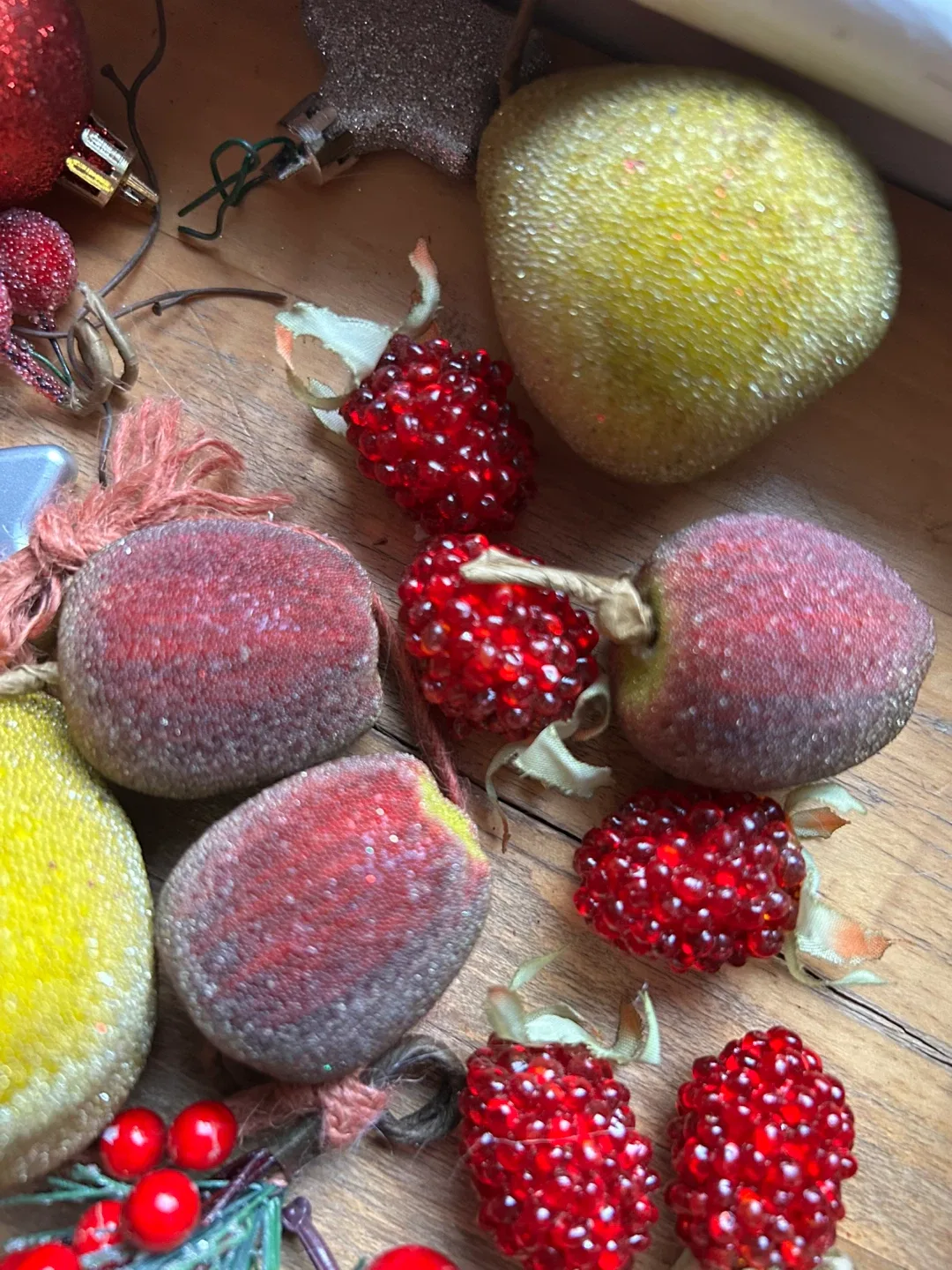 Xmas basket Santa  bulbs decorations ornaments decor image indicator(2)