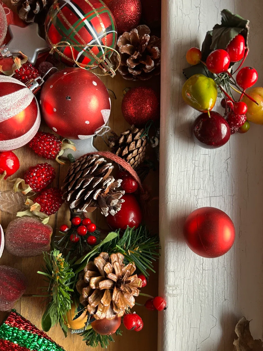 Xmas basket Santa  bulbs decorations ornaments decor image indicator(8)