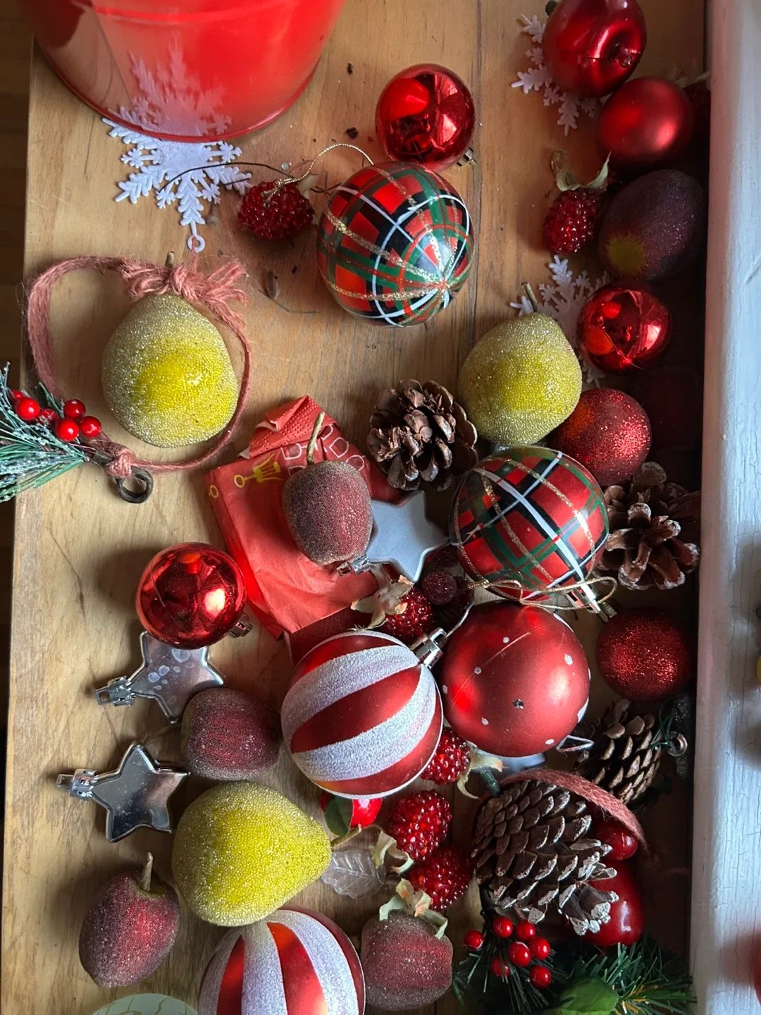 Xmas basket Santa  bulbs decorations ornaments decor image indicator(10)