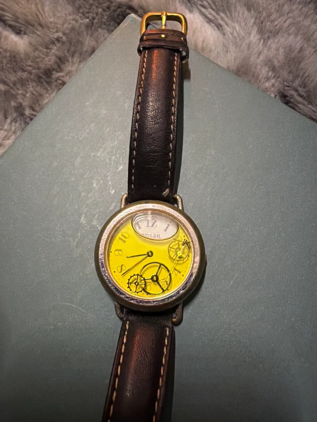 Fossil Yellow Dial Leather Band Watch image indicator(2)