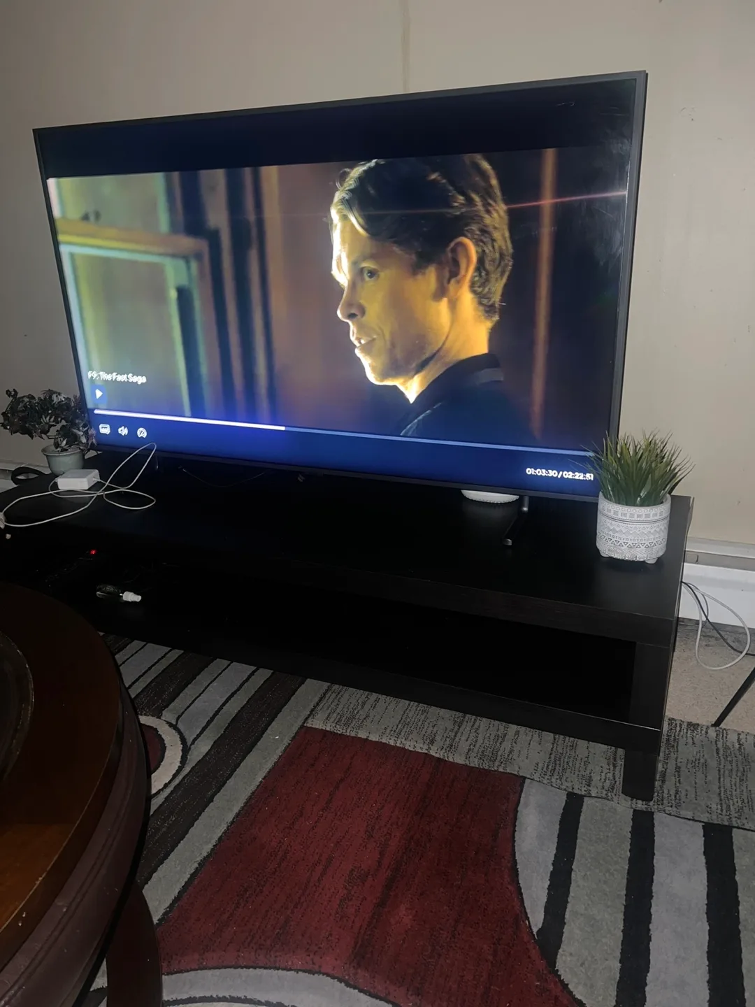 TV & TV Stand image indicator(3)