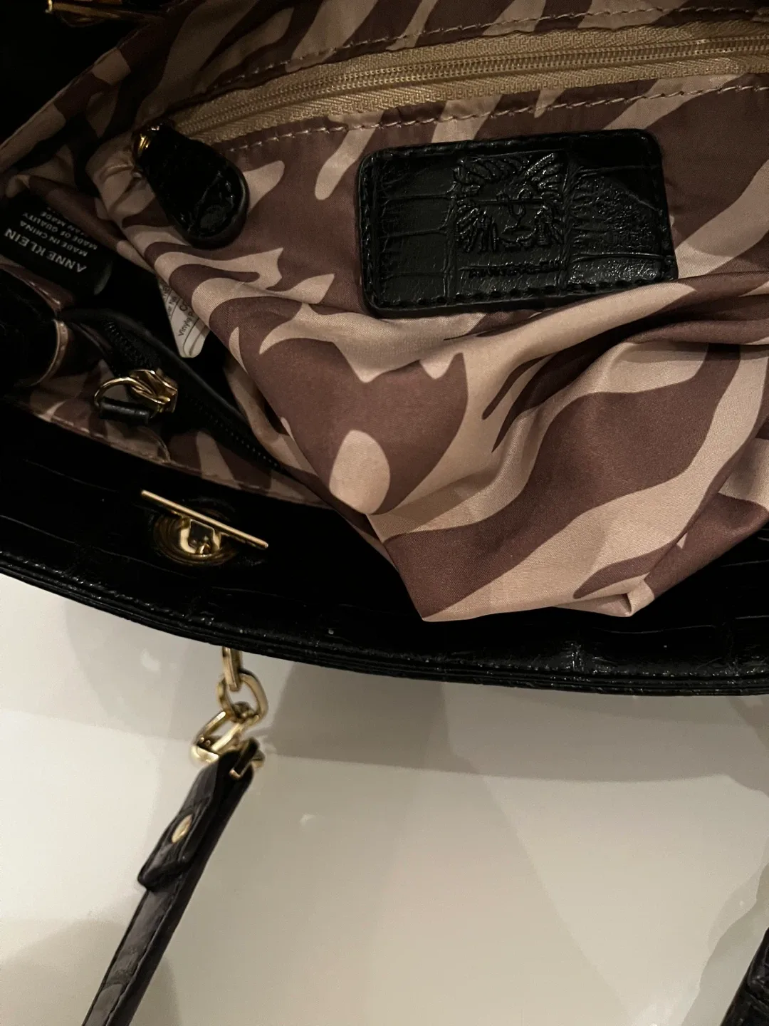 Anne Klein Black Tote image indicator(7)