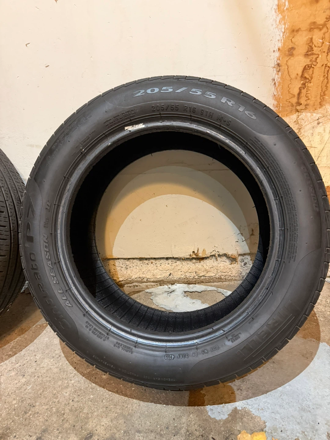 Pirelli P7 All Season 205/55R16 Tire