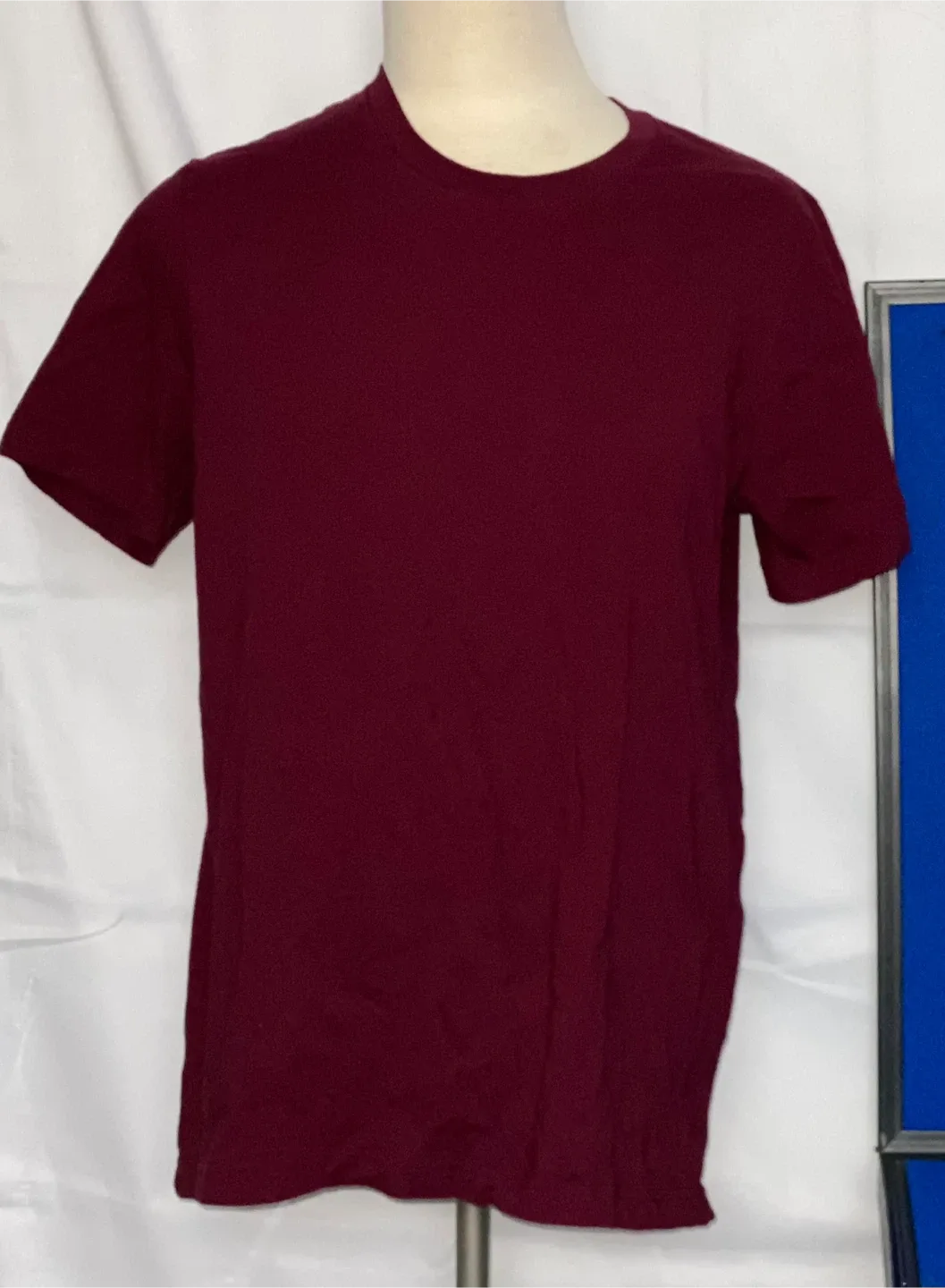 Burgundy canvas T-shirt image indicator(3)