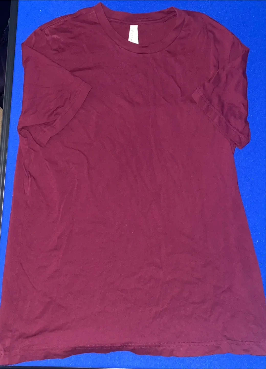 Burgundy canvas T-shirt image indicator(5)