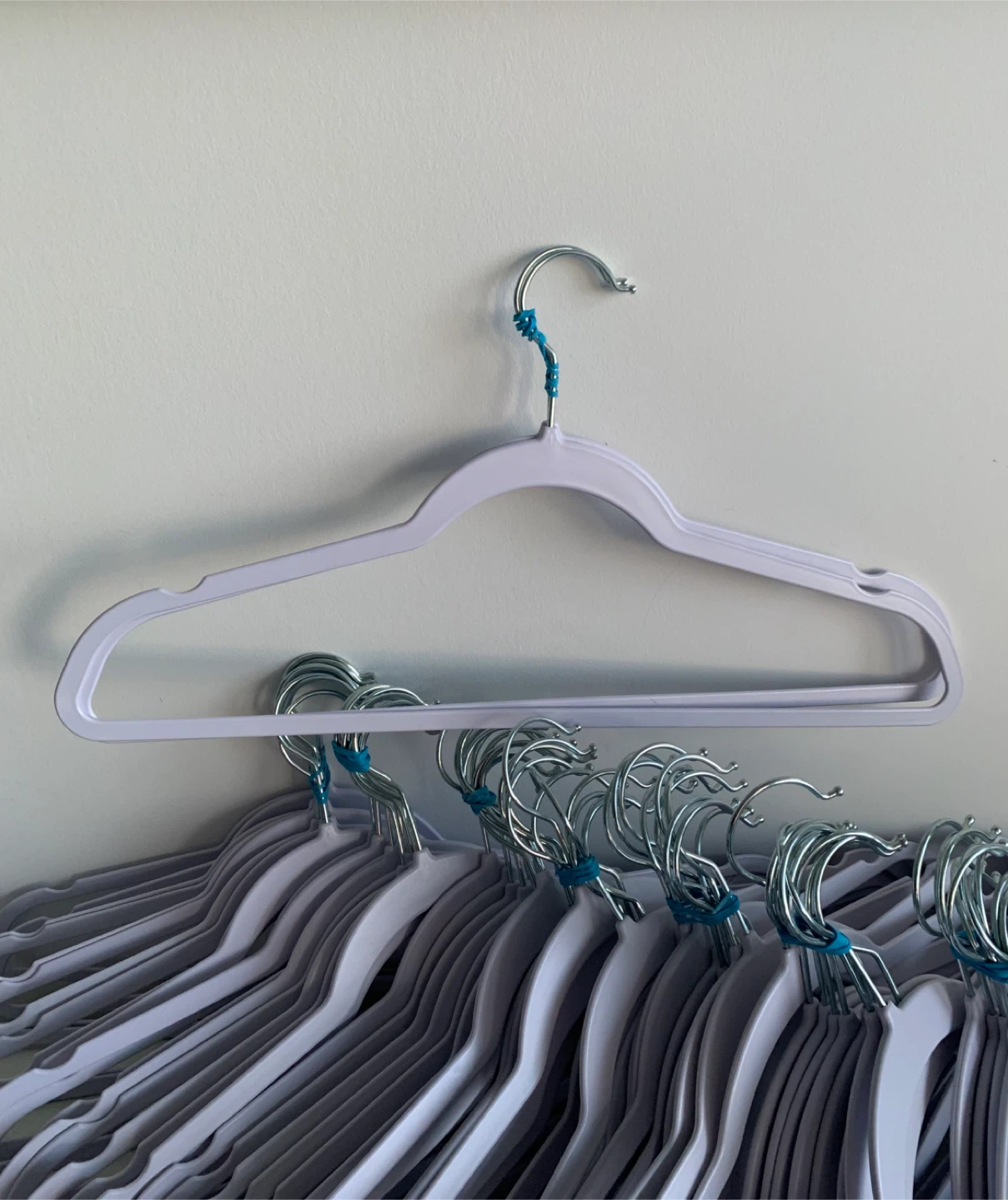 💜 82 Slim/Skinny Hangers (READ ALL)
