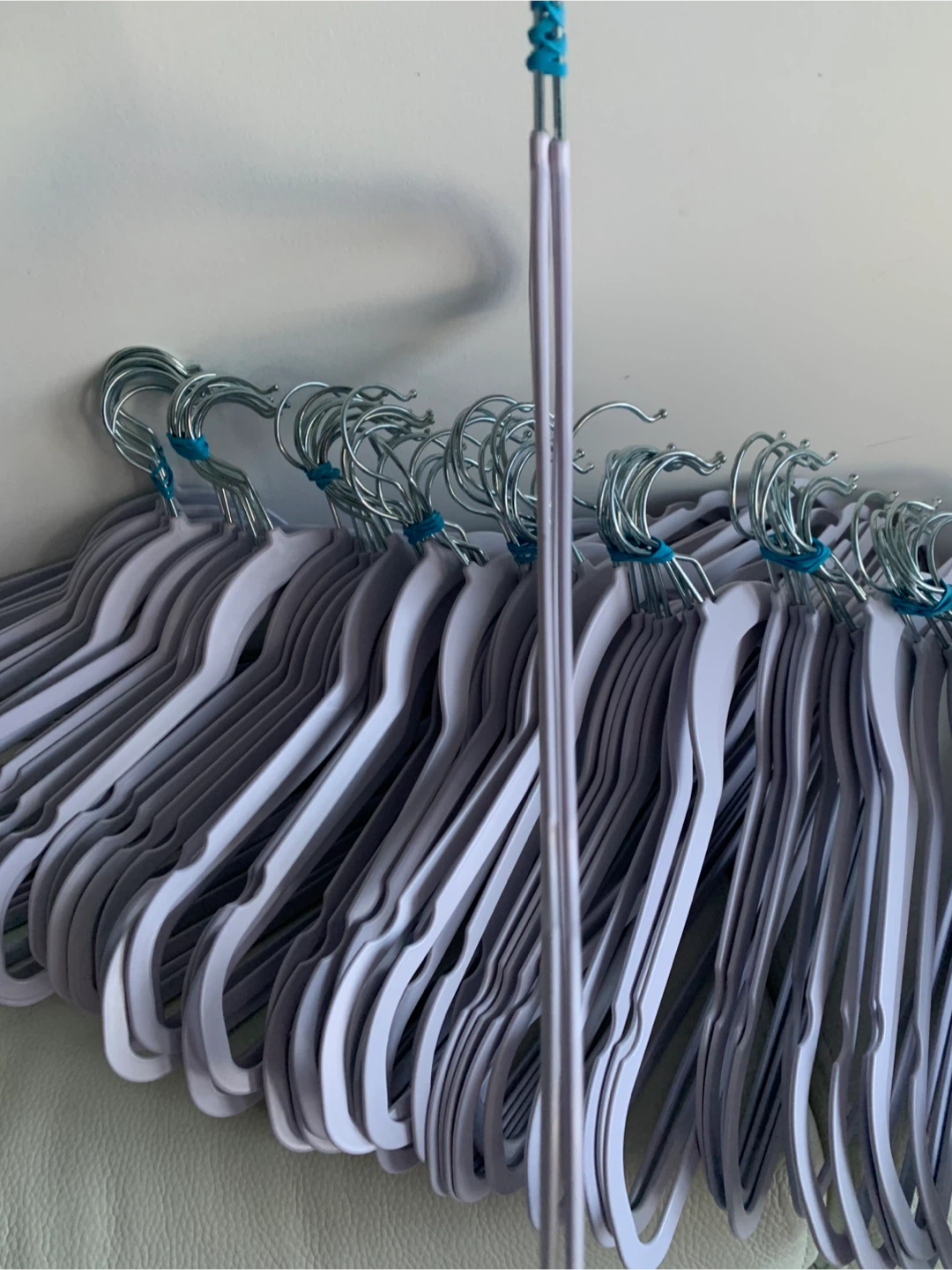 💜 82 Slim/Skinny Hangers (READ ALL) - photo 4