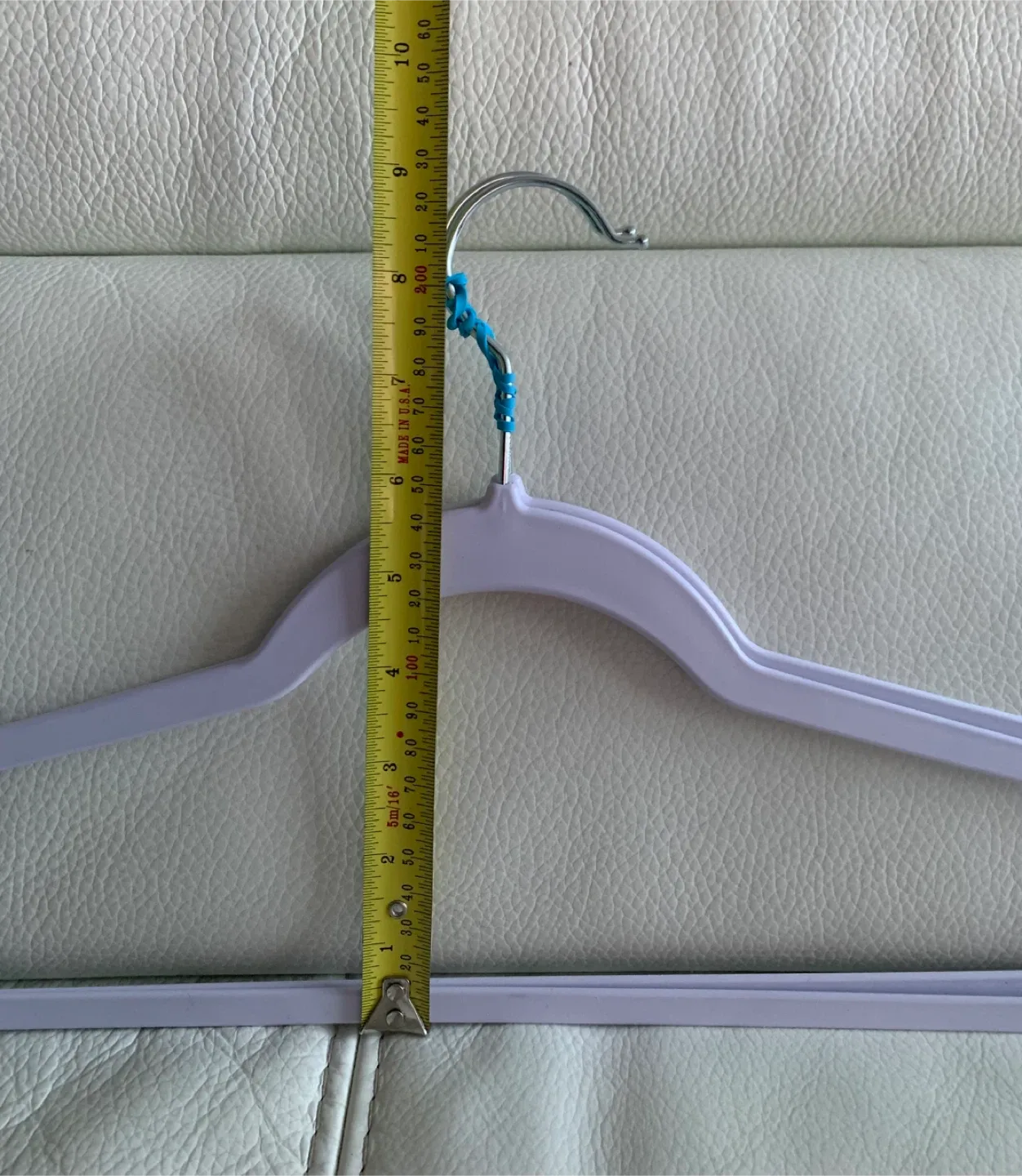 💜 Lot of 82 Slim/Skinny Clothes Hangers image indicator(5)