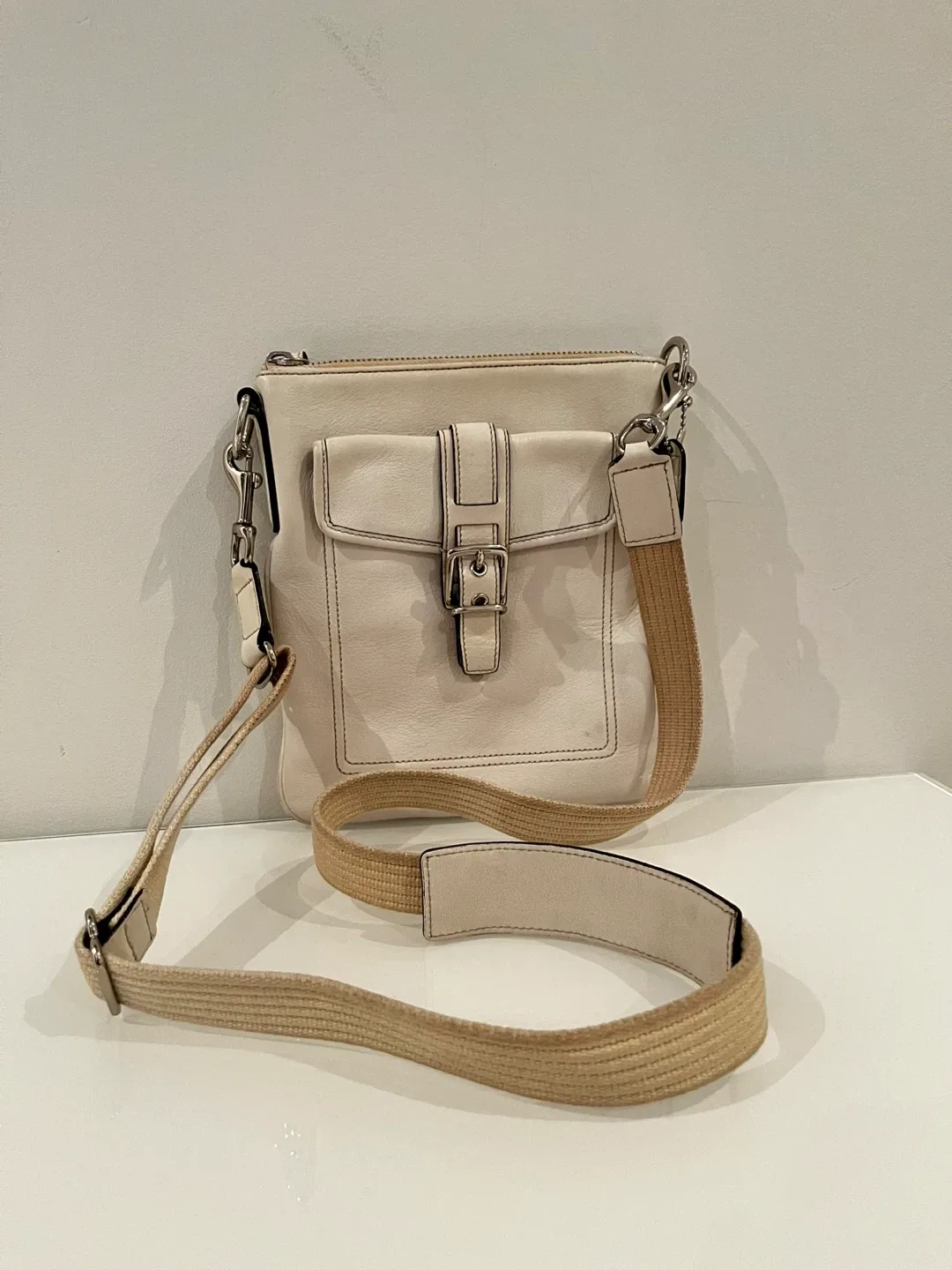 Coach Leather Crossbody Bag image indicator(3)