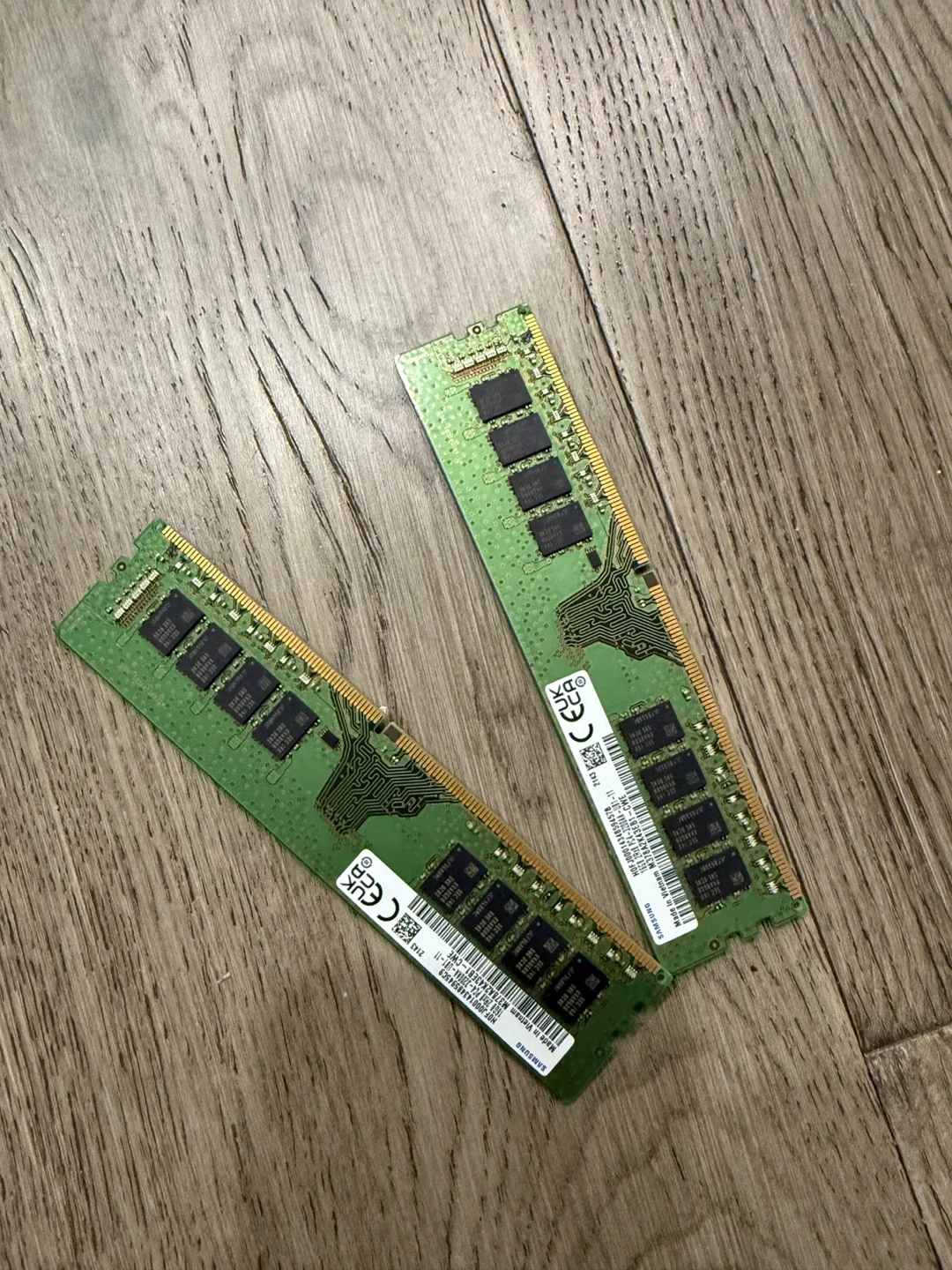 Two Samsung 16GB DDR4 PC4-3200AA RAM thumbnail