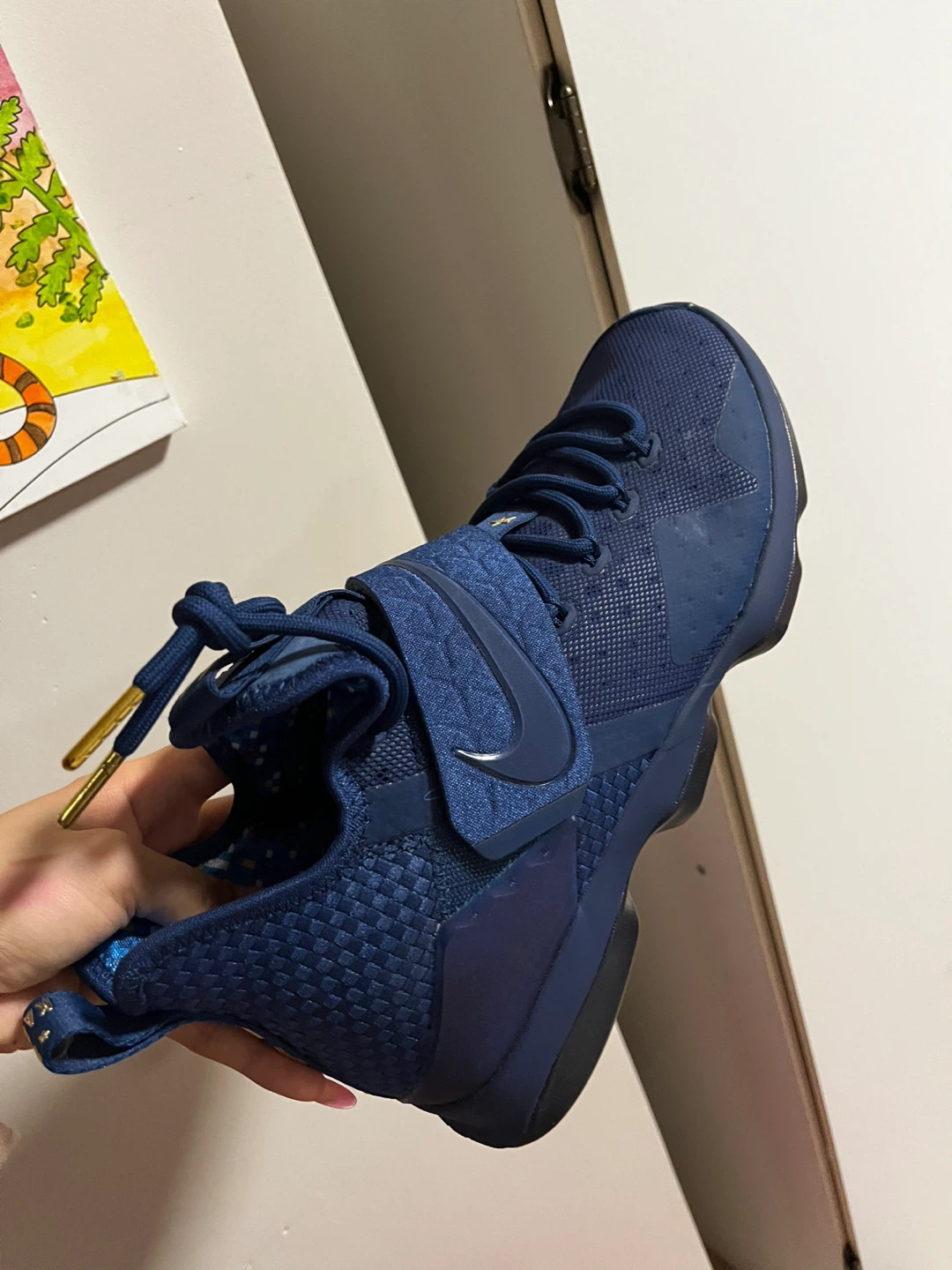 Basketball men shoes
