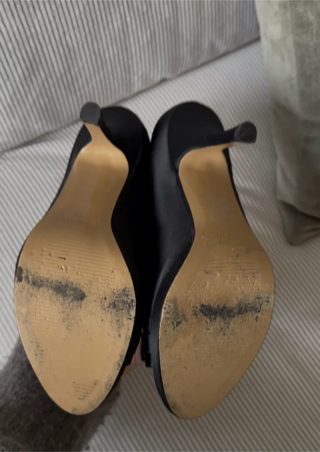 Nine West Jewelled Heels Size 6M image indicator(3)