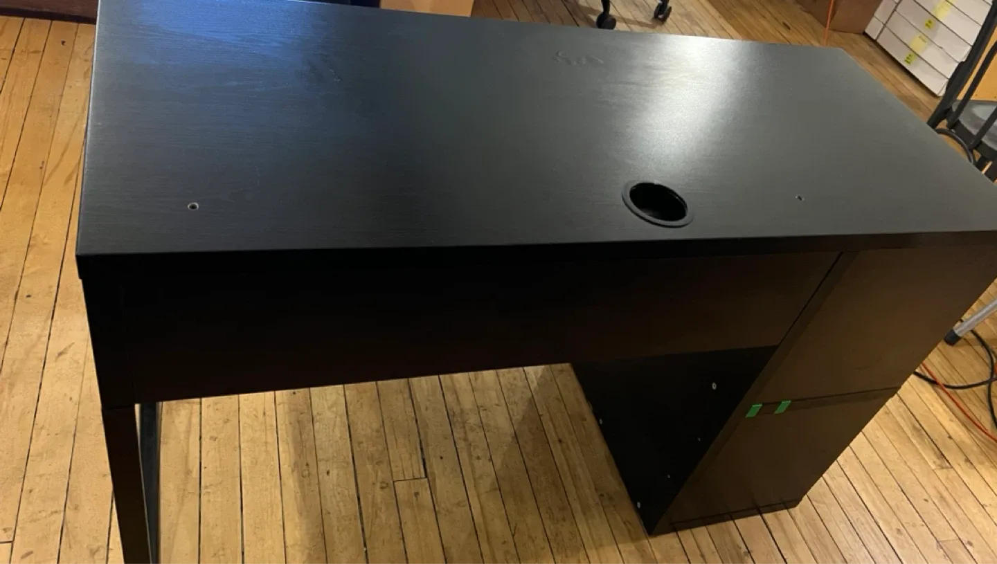 IKEA Micke desk with shelves image indicator(2)