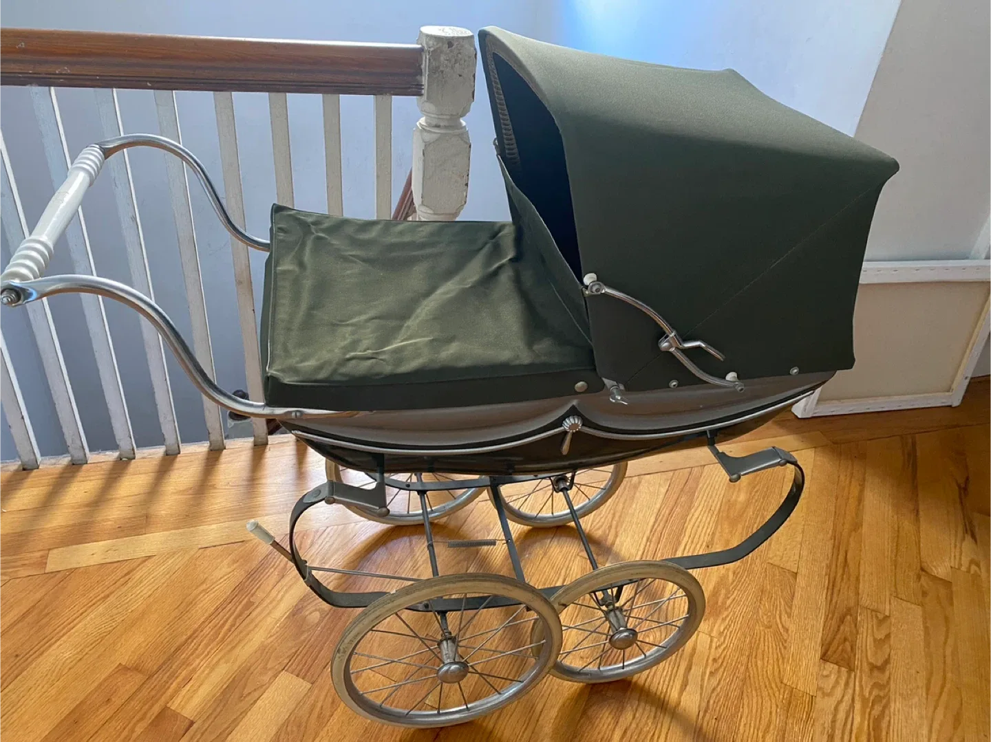 Vintage Silver Cross Pram/Baby Carriage
